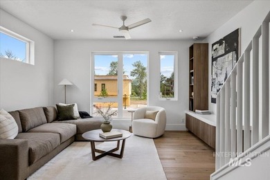 This exceptionally low-maintenance home is situated in Casino - photo 11