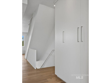 This exceptionally low-maintenance home is situated in Casino - photo 15