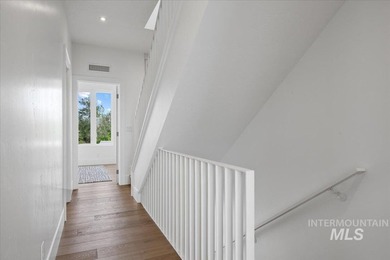 This exceptionally low-maintenance home is situated in Casino - photo 18