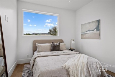 This exceptionally low-maintenance home is situated in Casino - photo 25