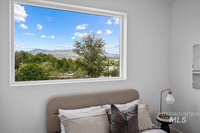 This exceptionally low-maintenance home is situated in Casino - photo 26