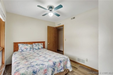 BACK ON THE MARKET!! Well-maintained waterfront home located in - photo 27