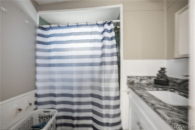INCOME PRODUCING PROPERTY. TOTAL OF 5 SEPERATE HOUSES!!! House 2 - photo 27