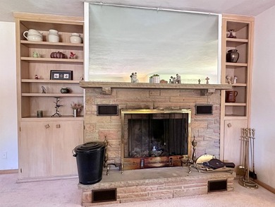 Great south side home with many amenities. Very large primary - photo 8