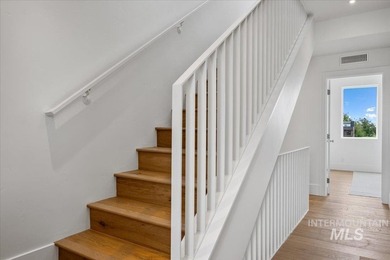 This exceptionally low-maintenance home is situated in Casino - photo 30