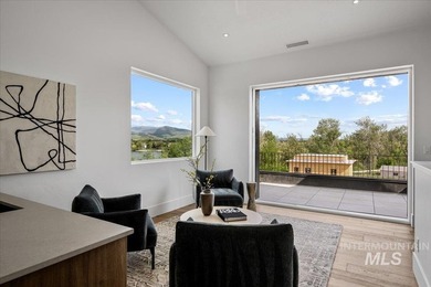 This exceptionally low-maintenance home is situated in Casino - photo 32