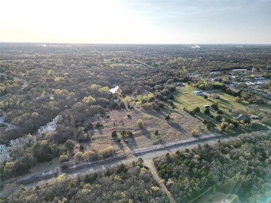 Top-tier development/investment potential! This vast wooded - photo 3