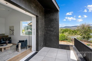 This exceptionally low-maintenance home is situated in Casino - photo 34