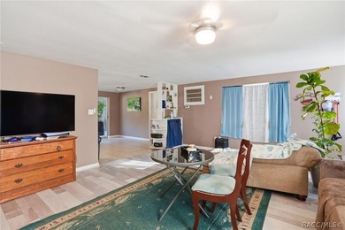 INCOME PRODUCING PROPERTY. TOTAL OF 5 SEPERATE HOUSES!!! House 2 - photo 34