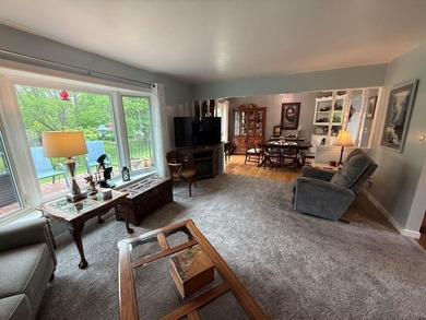 Beautifully updated 3-bedroom ranch w/approx. 130 ft of Pigeon - photo 6