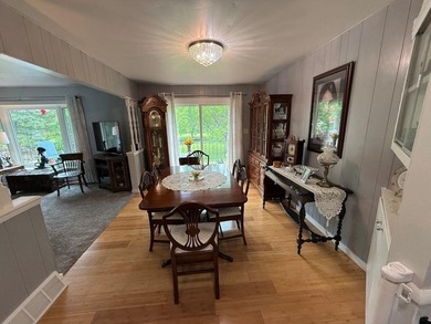 Beautifully updated 3-bedroom ranch w/approx. 130 ft of Pigeon - photo 10