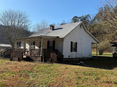 Paintsville Lake Home For Sale in Flat Gap Kentucky