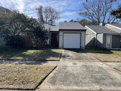 St. Johns River Home Sale Pending in Jacksonville Florida