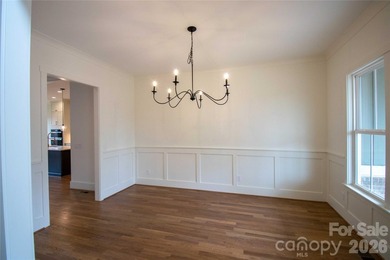 Discover timeless elegance in the Tiburon plan, offering 5 - photo 5