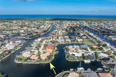 CUSTOM, TIP LOT WATERFRONT HOME IN PGI W/173 FEET OF SEAWALL - photo 4