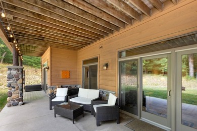 Castle Rock Lake Condo at Portofino Bay! Meticulously maintained - photo 8