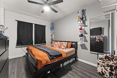 Opportunity knocks in the Pelham Bay section of the Bronx! This - photo 10