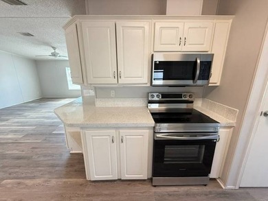 Welcome to this beautifully maintained 2-bedroom, 2-bathroom - photo 11