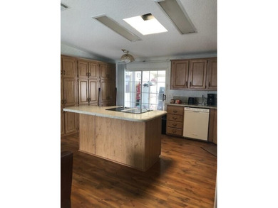 Immaculate and in great condition home on a beautiful lot in the - photo 11