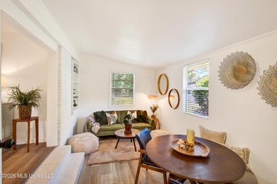 Rare Mid-Century Modern Retreat - Walking Distance to the Beach! - photo 12