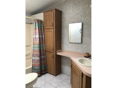 Immaculate and in great condition home on a beautiful lot in the - photo 13