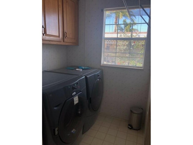 Immaculate and in great condition home on a beautiful lot in the - photo 17
