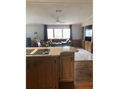 Immaculate and in great condition home on a beautiful lot in the - photo 18