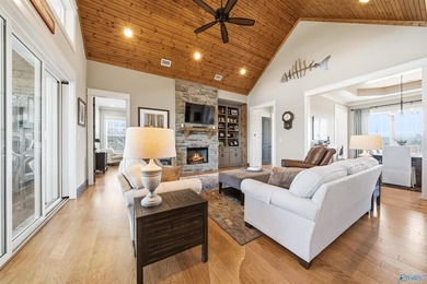 Experience breathtaking panoramic views of Weiss Lake and - photo 20