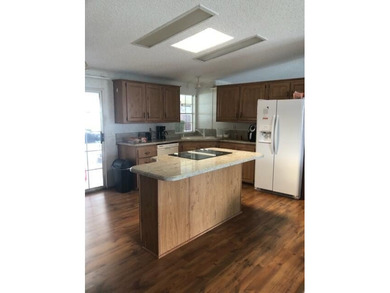 Immaculate and in great condition home on a beautiful lot in the - photo 20