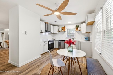 Rare Mid-Century Modern Retreat - Walking Distance to the Beach! - photo 21