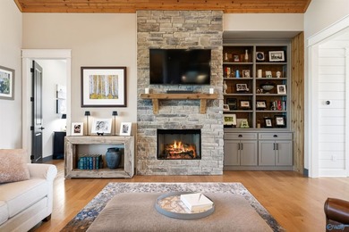 Experience breathtaking panoramic views of Weiss Lake and - photo 21