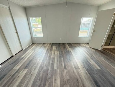 Welcome to this beautifully maintained 2-bedroom, 2-bathroom - photo 21