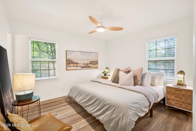 Rare Mid-Century Modern Retreat - Walking Distance to the Beach! - photo 22