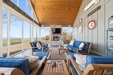 Experience breathtaking panoramic views of Weiss Lake and - photo 24