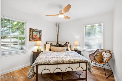 Rare Mid-Century Modern Retreat - Walking Distance to the Beach! - photo 29