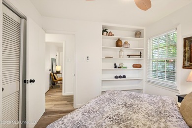 Rare Mid-Century Modern Retreat - Walking Distance to the Beach! - photo 30