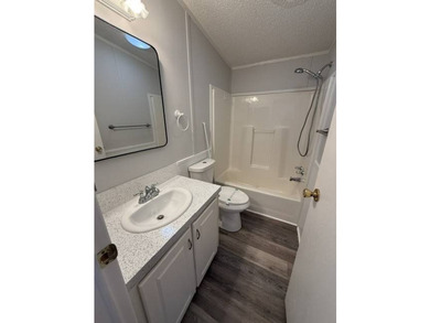 Welcome to this beautifully maintained 2-bedroom, 2-bathroom - photo 33