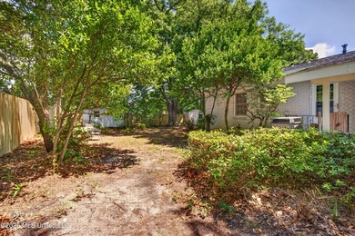 Rare Mid-Century Modern Retreat - Walking Distance to the Beach! - photo 36