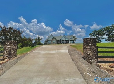 Experience breathtaking panoramic views of Weiss Lake and - photo 44