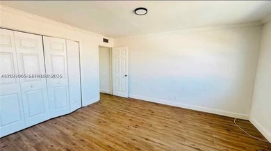 Spacious 2-bedroom, 1-bath apartment located in the heart of - photo 6
