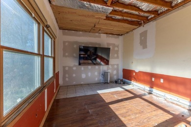 Welcome to this inviting 3-bedroom, 1-bathroom ranch-style home - photo 8