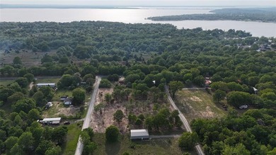 Enjoy the freedom to create your ideal lake retreat on this .25 - photo 6