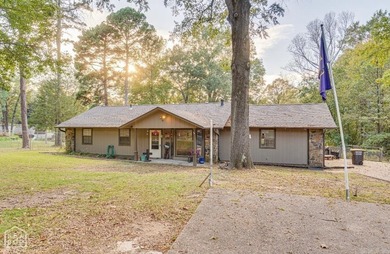 Spacious home with 4 bedrooms, 2 bathrooms, 1774 square feet of - photo 1