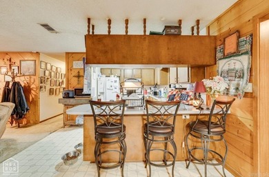 Spacious home with 4 bedrooms, 2 bathrooms, 1774 square feet of - photo 4