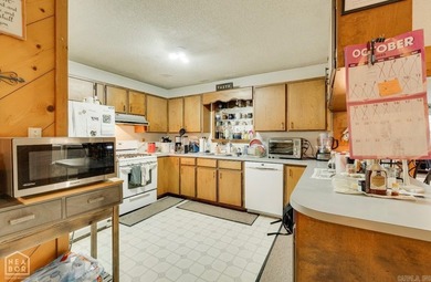 Spacious home with 4 bedrooms, 2 bathrooms, 1774 square feet of - photo 5