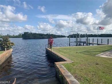 Rare riverfront opportunity on the Caloosahatchee River! - photo 2