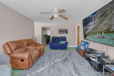 Seller offering 5K closing credit. Perfect opportunity to live - photo 22