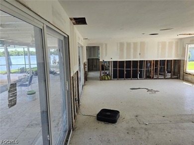Rare riverfront opportunity on the Caloosahatchee River! - photo 6