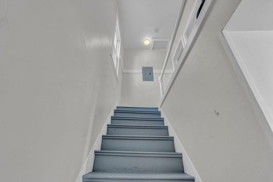Seller offering 5K closing credit. Perfect opportunity to live - photo 29