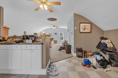 Seller offering 5K closing credit. Perfect opportunity to live - photo 30